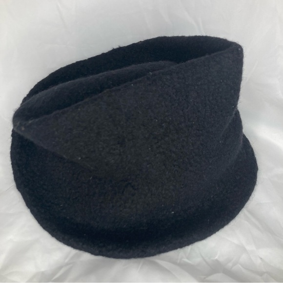 Zsofia Marx wool felted hat - Picture 2 of 3